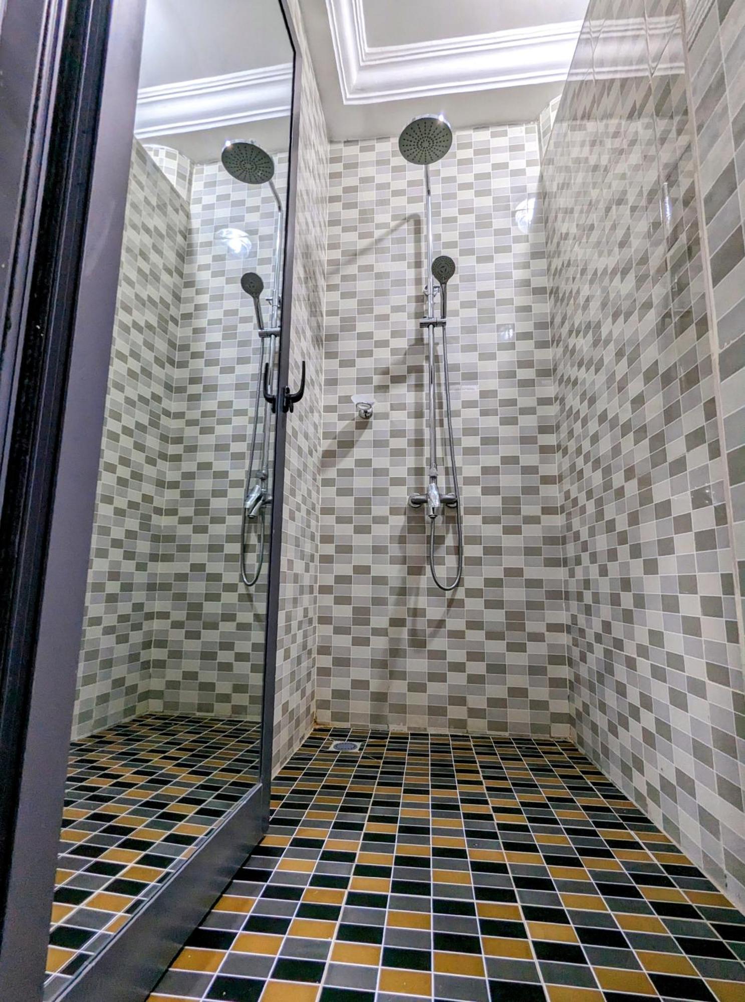 Les Ombrelles Appart'Hotel Котону Экстерьер фото